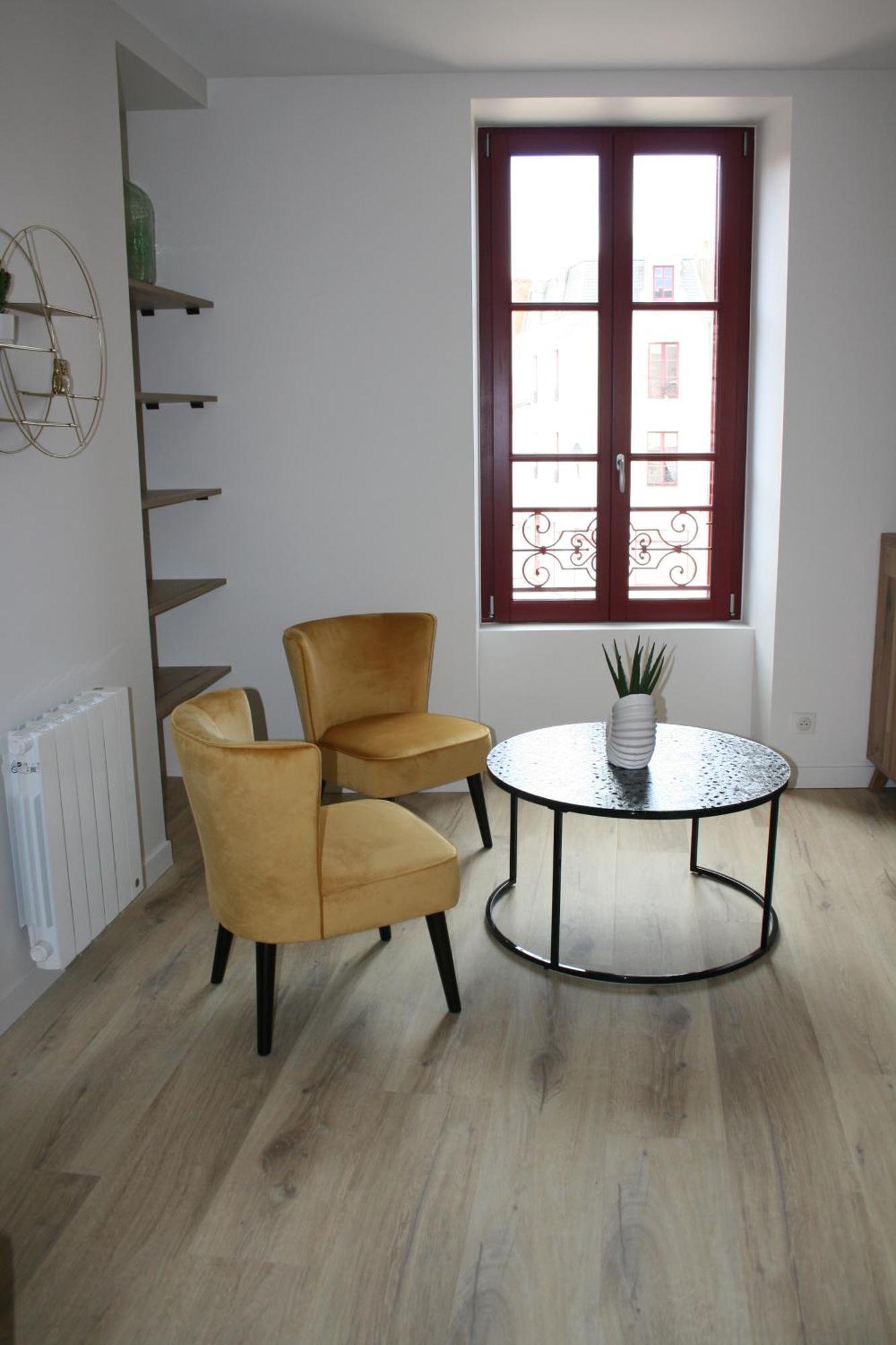 Les Nuits D'Aldearde Apartment Airvault ภายนอก รูปภาพ