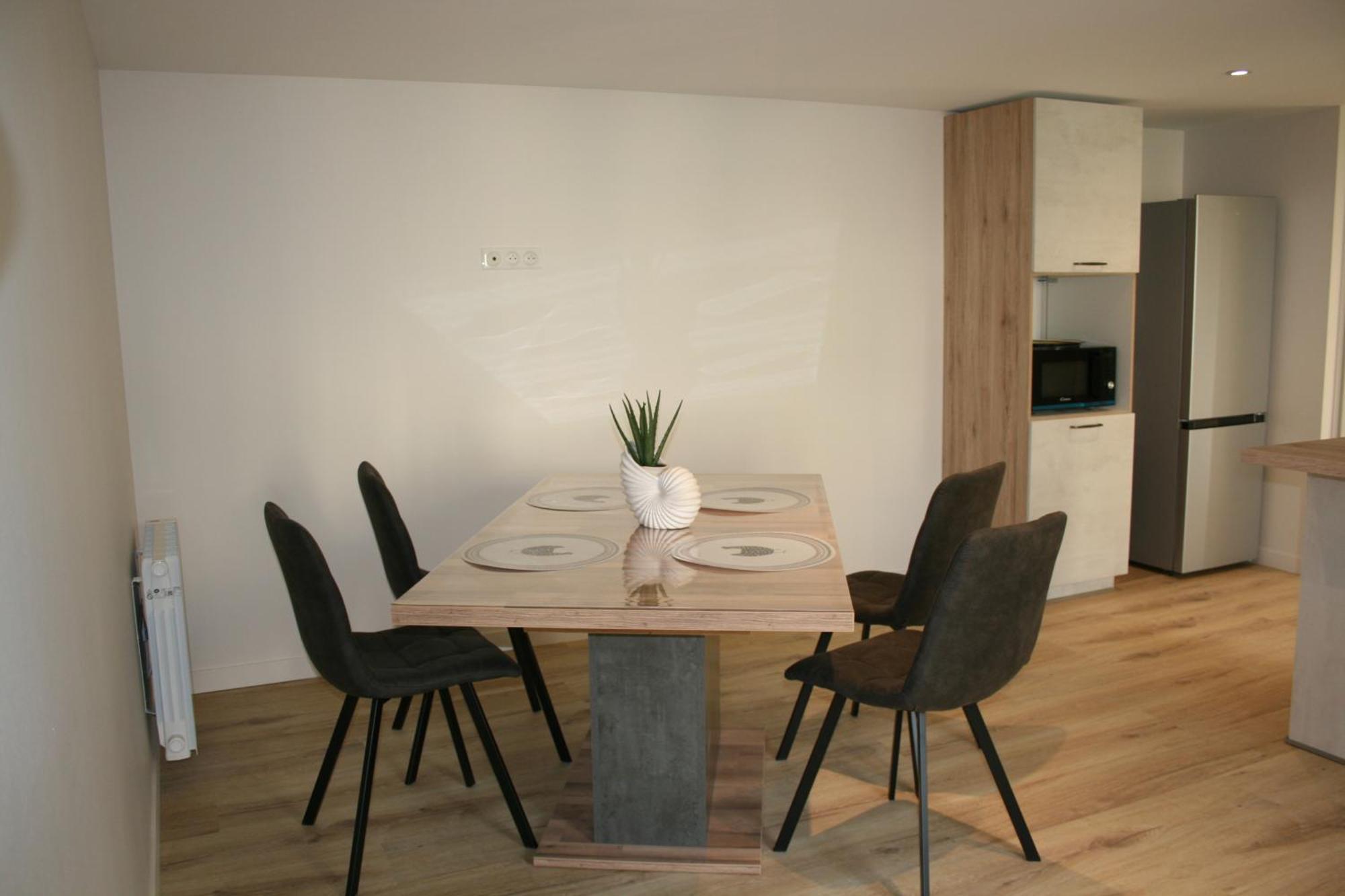 Les Nuits D'Aldearde Apartment Airvault ภายนอก รูปภาพ
